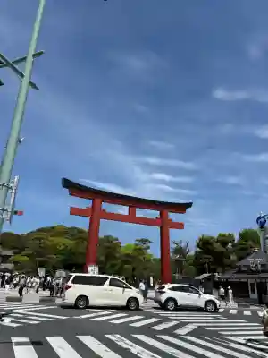 鶴岡八幡宮の{uncategorized: "未分類", other: "その他", undefined: "問題あり", building: "その他建物", grave: "お墓", sacred_gate: "鳥居", guardian: "狛犬", statue: "像", buddha: "仏像", history: "歴史", nature: "自然", garden: "庭園", animal: "動物", pagoda: "塔", temizu: "手水舎", mountain_gate: "山門・神門", sanctuary: "本殿・本堂", subordinate: "末社・摂社", art: "芸術", scenery: "景色", jizo: "地蔵", ema: "絵馬", goshuin: "御朱印", omikuji: "おみくじ", items: "授与品その他", amulet: "お守り", goshuincho: "御朱印帳", eats: "食事", festival: "お祭り", votive_dance: "神楽", shichigosan: "七五三参", wedding: "結婚式", experience: "体験その他", initially: "初詣", around: "周辺", anti_infection: "感染症対策"}