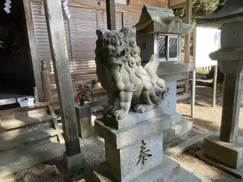 雄神神社の狛犬