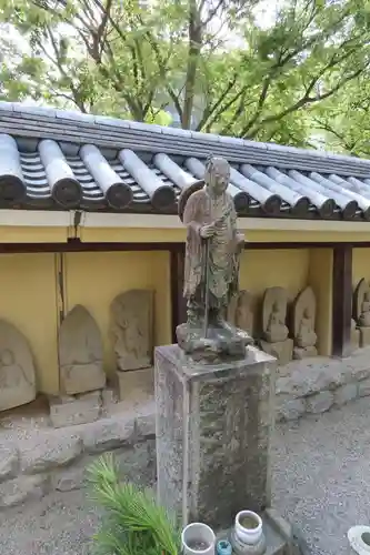 東長寺の像