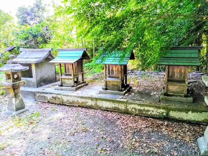 白山社の末社・摂社