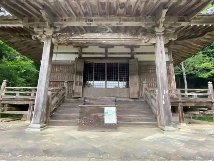 鳳来寺の本殿・本堂