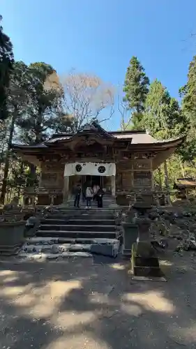 十和田神社の{uncategorized: "未分類", other: "その他", undefined: "問題あり", building: "その他建物", grave: "お墓", sacred_gate: "鳥居", guardian: "狛犬", statue: "像", buddha: "仏像", history: "歴史", nature: "自然", garden: "庭園", animal: "動物", pagoda: "塔", temizu: "手水舎", mountain_gate: "山門・神門", sanctuary: "本殿・本堂", subordinate: "末社・摂社", art: "芸術", scenery: "景色", jizo: "地蔵", ema: "絵馬", goshuin: "御朱印", omikuji: "おみくじ", items: "授与品その他", amulet: "お守り", goshuincho: "御朱印帳", eats: "食事", festival: "お祭り", votive_dance: "神楽", shichigosan: "七五三参", wedding: "結婚式", experience: "体験その他", initially: "初詣", around: "周辺", anti_infection: "感染症対策"}