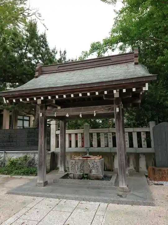 諏訪神社の手水舎