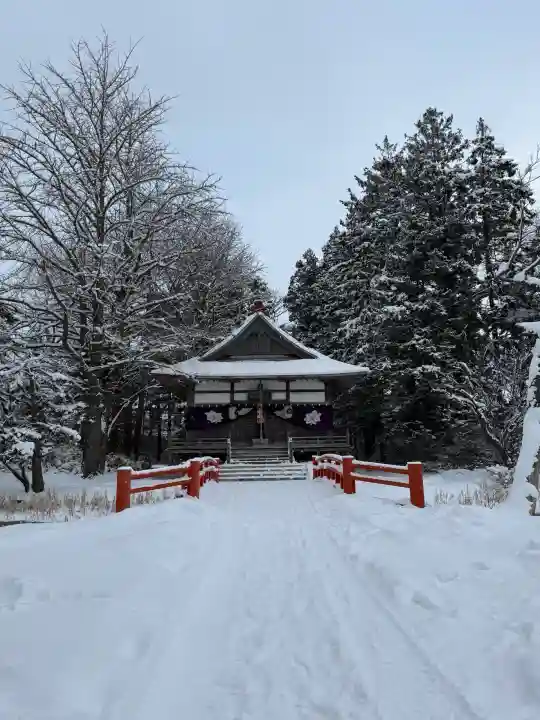 秋葉神社の{uncategorized: "未分類", other: "その他", undefined: "問題あり", building: "その他建物", grave: "お墓", sacred_gate: "鳥居", guardian: "狛犬", statue: "像", buddha: "仏像", history: "歴史", nature: "自然", garden: "庭園", animal: "動物", pagoda: "塔", temizu: "手水舎", mountain_gate: "山門・神門", sanctuary: "本殿・本堂", subordinate: "末社・摂社", art: "芸術", scenery: "景色", jizo: "地蔵", ema: "絵馬", goshuin: "御朱印", omikuji: "おみくじ", items: "授与品その他", amulet: "お守り", goshuincho: "御朱印帳", eats: "食事", festival: "お祭り", votive_dance: "神楽", shichigosan: "七五三参", wedding: "結婚式", experience: "体験その他", initially: "初詣", around: "周辺", anti_infection: "感染症対策"}