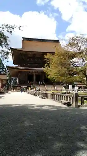 金峯山寺の本殿・本堂