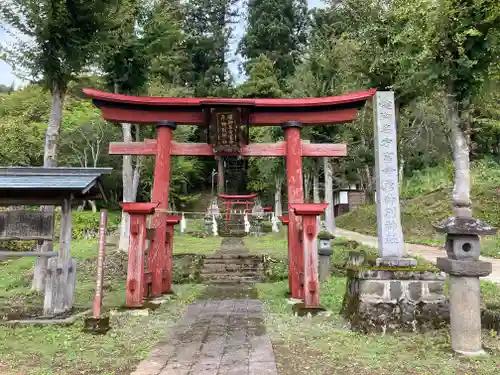 健御名方富命彦神別神社の鳥居