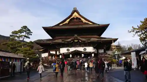 善光寺の本殿・本堂
