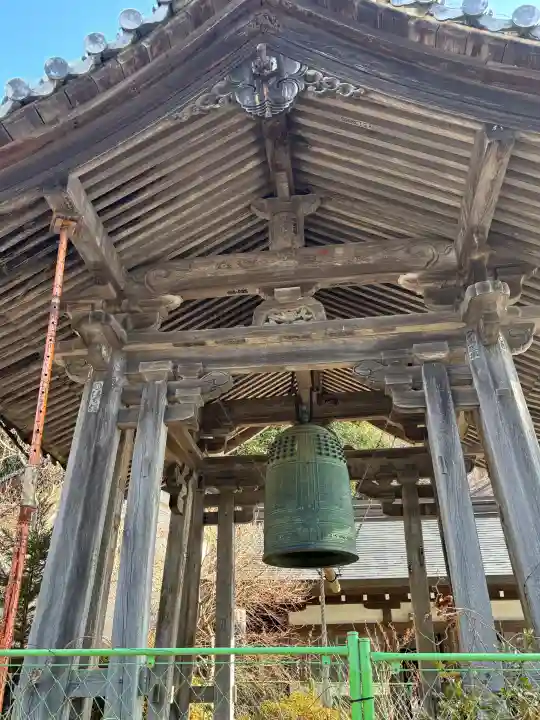 観音正寺の{uncategorized: "未分類", other: "その他", undefined: "問題あり", building: "その他建物", grave: "お墓", sacred_gate: "鳥居", guardian: "狛犬", statue: "像", buddha: "仏像", history: "歴史", nature: "自然", garden: "庭園", animal: "動物", pagoda: "塔", temizu: "手水舎", mountain_gate: "山門・神門", sanctuary: "本殿・本堂", subordinate: "末社・摂社", art: "芸術", scenery: "景色", jizo: "地蔵", ema: "絵馬", goshuin: "御朱印", omikuji: "おみくじ", items: "授与品その他", amulet: "お守り", goshuincho: "御朱印帳", eats: "食事", festival: "お祭り", votive_dance: "神楽", shichigosan: "七五三参", wedding: "結婚式", experience: "体験その他", initially: "初詣", around: "周辺", anti_infection: "感染症対策"}