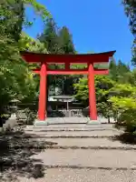丹生川上神社(下社)の{uncategorized: "未分類", other: "その他", undefined: "問題あり", building: "その他建物", grave: "お墓", sacred_gate: "鳥居", guardian: "狛犬", statue: "像", buddha: "仏像", history: "歴史", nature: "自然", garden: "庭園", animal: "動物", pagoda: "塔", temizu: "手水舎", mountain_gate: "山門・神門", sanctuary: "本殿・本堂", subordinate: "末社・摂社", art: "芸術", scenery: "景色", jizo: "地蔵", ema: "絵馬", goshuin: "御朱印", omikuji: "おみくじ", items: "授与品その他", amulet: "お守り", goshuincho: "御朱印帳", eats: "食事", festival: "お祭り", votive_dance: "神楽", shichigosan: "七五三参", wedding: "結婚式", experience: "体験その他", initially: "初詣", around: "周辺", anti_infection: "感染症対策"}