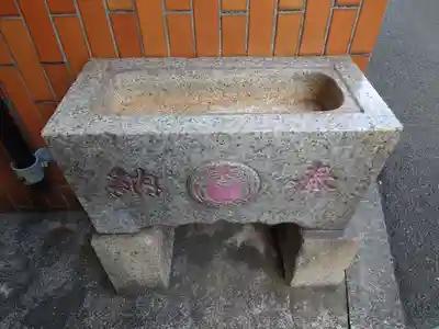 商和稲荷神社の手水舎