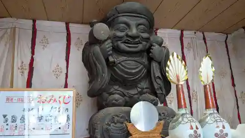 高岡関野神社の像
