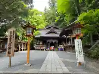 新倉富士浅間神社の本殿・本堂