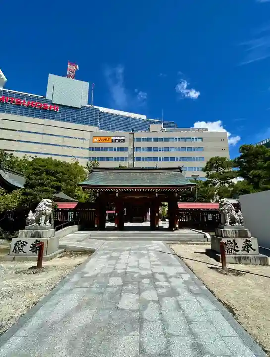 警固神社の山門・神門