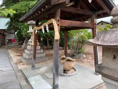 上野神社の手水舎