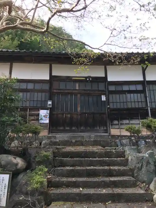 鷹林寺の本殿・本堂