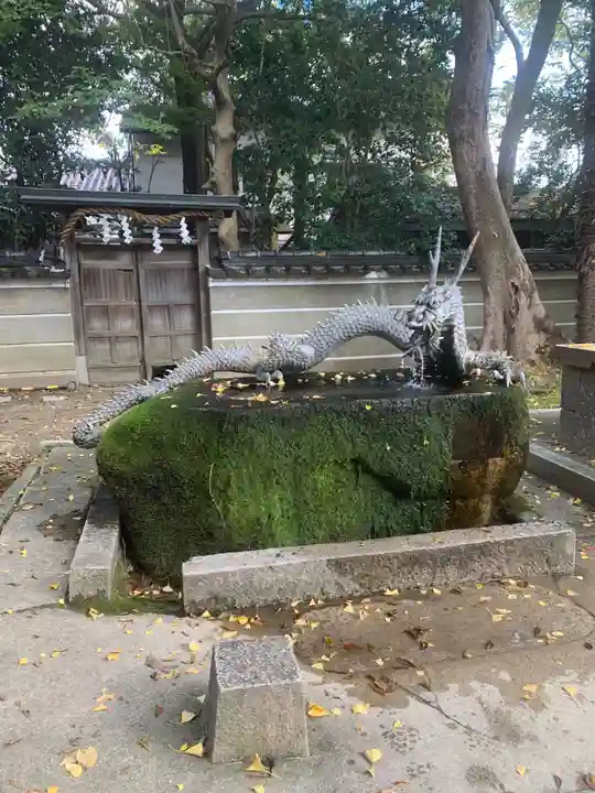 六甲八幡神社の手水舎