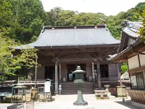 薬王寺の本殿・本堂
