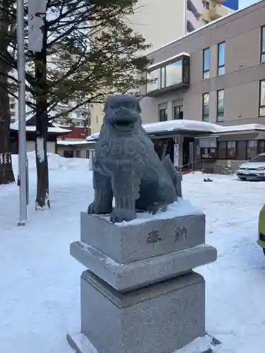 北海道神宮頓宮の狛犬