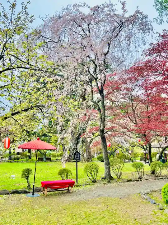 糠部神社の{uncategorized: "未分類", other: "その他", undefined: "問題あり", building: "その他建物", grave: "お墓", sacred_gate: "鳥居", guardian: "狛犬", statue: "像", buddha: "仏像", history: "歴史", nature: "自然", garden: "庭園", animal: "動物", pagoda: "塔", temizu: "手水舎", mountain_gate: "山門・神門", sanctuary: "本殿・本堂", subordinate: "末社・摂社", art: "芸術", scenery: "景色", jizo: "地蔵", ema: "絵馬", goshuin: "御朱印", omikuji: "おみくじ", items: "授与品その他", amulet: "お守り", goshuincho: "御朱印帳", eats: "食事", festival: "お祭り", votive_dance: "神楽", shichigosan: "七五三参", wedding: "結婚式", experience: "体験その他", initially: "初詣", around: "周辺", anti_infection: "感染症対策"}
