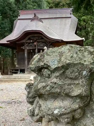 亀賀森神社の狛犬