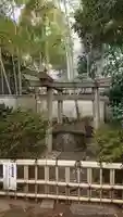 三囲神社の鳥居