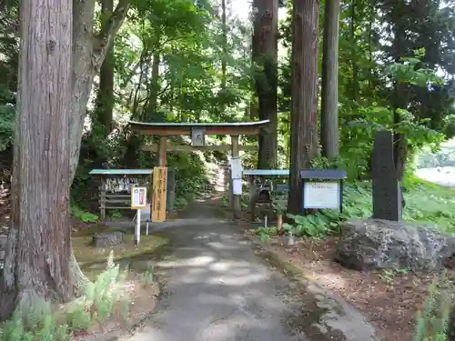 見入山観音堂の鳥居