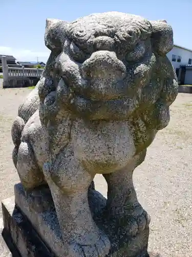 日尾神社の狛犬