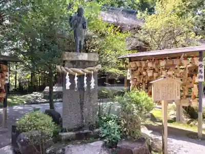 報徳二宮神社の像