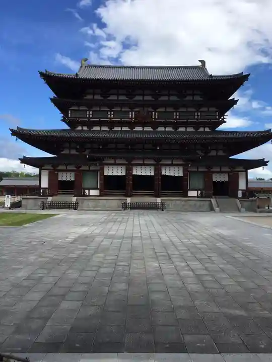 薬師寺の本殿・本堂