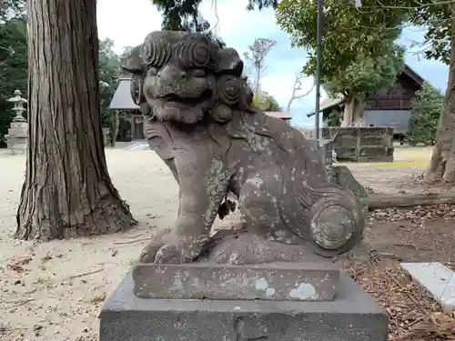 飯野神社の狛犬