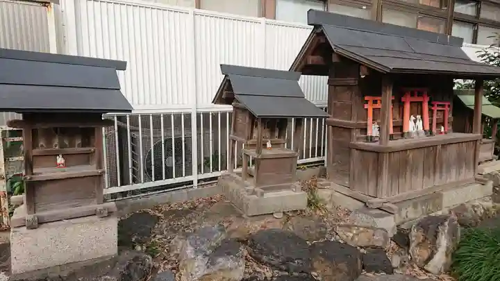 天王坊稲荷神社の末社・摂社