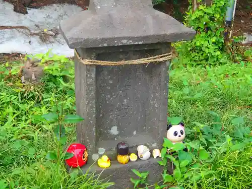 女體神社の末社