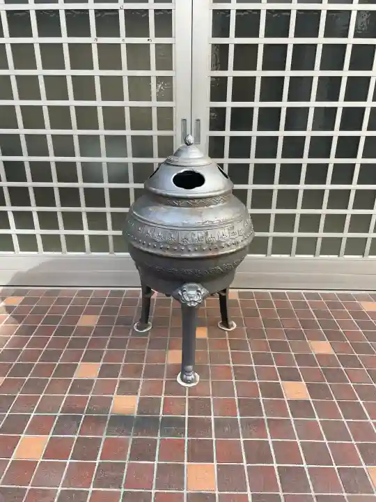 真宗西善寺の{uncategorized: "未分類", other: "その他", undefined: "問題あり", building: "その他建物", grave: "お墓", sacred_gate: "鳥居", guardian: "狛犬", statue: "像", buddha: "仏像", history: "歴史", nature: "自然", garden: "庭園", animal: "動物", pagoda: "塔", temizu: "手水舎", mountain_gate: "山門・神門", sanctuary: "本殿・本堂", subordinate: "末社・摂社", art: "芸術", scenery: "景色", jizo: "地蔵", ema: "絵馬", goshuin: "御朱印", omikuji: "おみくじ", items: "授与品その他", amulet: "お守り", goshuincho: "御朱印帳", eats: "食事", festival: "お祭り", votive_dance: "神楽", shichigosan: "七五三参", wedding: "結婚式", experience: "体験その他", initially: "初詣", around: "周辺", anti_infection: "感染症対策"}