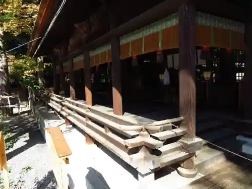 諏訪大社下社秋宮の本殿・本堂