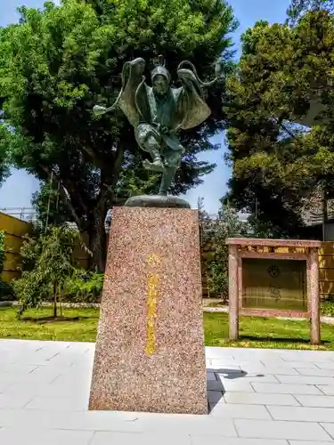 豊國神社の像