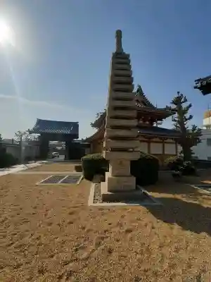 来迎寺の{uncategorized: "未分類", other: "その他", undefined: "問題あり", building: "その他建物", grave: "お墓", sacred_gate: "鳥居", guardian: "狛犬", statue: "像", buddha: "仏像", history: "歴史", nature: "自然", garden: "庭園", animal: "動物", pagoda: "塔", temizu: "手水舎", mountain_gate: "山門・神門", sanctuary: "本殿・本堂", subordinate: "末社・摂社", art: "芸術", scenery: "景色", jizo: "地蔵", ema: "絵馬", goshuin: "御朱印", omikuji: "おみくじ", items: "授与品その他", amulet: "お守り", goshuincho: "御朱印帳", eats: "食事", festival: "お祭り", votive_dance: "神楽", shichigosan: "七五三参", wedding: "結婚式", experience: "体験その他", initially: "初詣", around: "周辺", anti_infection: "感染症対策"}