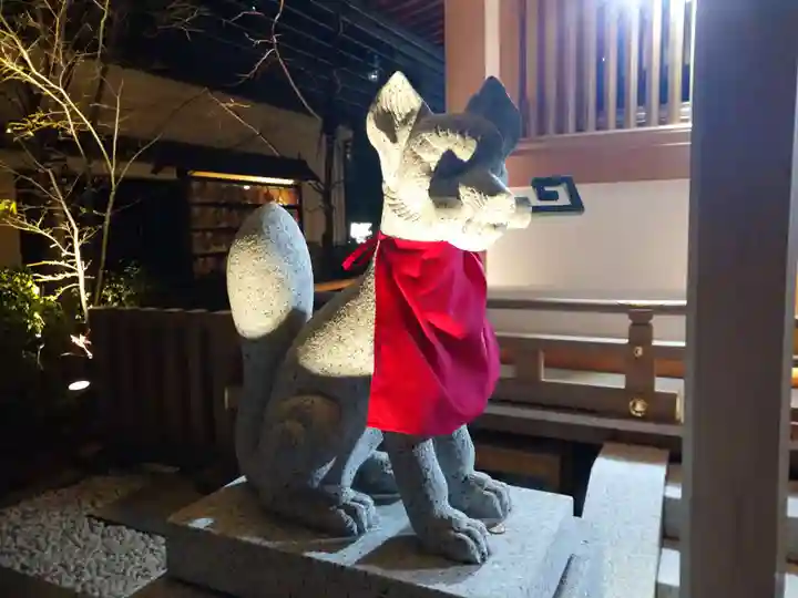 福徳神社(芽吹稲荷)の狛犬