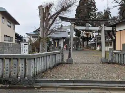 三ツ石神社(岩手県)