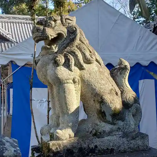 宇流冨志祢神社の狛犬