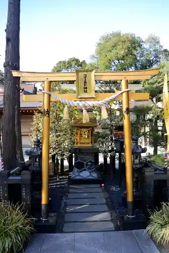 亀ケ池八幡宮の鳥居