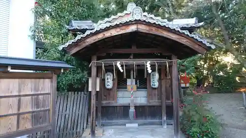 西院春日神社の末社・摂社