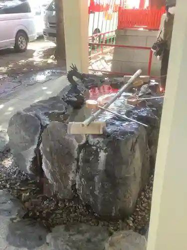 六所神社の手水舎