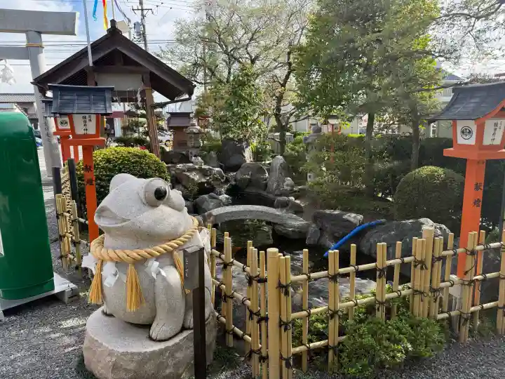 尾張猿田彦神社の{uncategorized: "未分類", other: "その他", undefined: "問題あり", building: "その他建物", grave: "お墓", sacred_gate: "鳥居", guardian: "狛犬", statue: "像", buddha: "仏像", history: "歴史", nature: "自然", garden: "庭園", animal: "動物", pagoda: "塔", temizu: "手水舎", mountain_gate: "山門・神門", sanctuary: "本殿・本堂", subordinate: "末社・摂社", art: "芸術", scenery: "景色", jizo: "地蔵", ema: "絵馬", goshuin: "御朱印", omikuji: "おみくじ", items: "授与品その他", amulet: "お守り", goshuincho: "御朱印帳", eats: "食事", festival: "お祭り", votive_dance: "神楽", shichigosan: "七五三参", wedding: "結婚式", experience: "体験その他", initially: "初詣", around: "周辺", anti_infection: "感染症対策"}