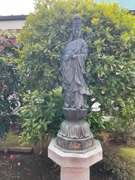 蓮華寺の{uncategorized: "未分類", other: "その他", undefined: "問題あり", building: "その他建物", grave: "お墓", sacred_gate: "鳥居", guardian: "狛犬", statue: "像", buddha: "仏像", history: "歴史", nature: "自然", garden: "庭園", animal: "動物", pagoda: "塔", temizu: "手水舎", mountain_gate: "山門・神門", sanctuary: "本殿・本堂", subordinate: "末社・摂社", art: "芸術", scenery: "景色", jizo: "地蔵", ema: "絵馬", goshuin: "御朱印", omikuji: "おみくじ", items: "授与品その他", amulet: "お守り", goshuincho: "御朱印帳", eats: "食事", festival: "お祭り", votive_dance: "神楽", shichigosan: "七五三参", wedding: "結婚式", experience: "体験その他", initially: "初詣", around: "周辺", anti_infection: "感染症対策"}