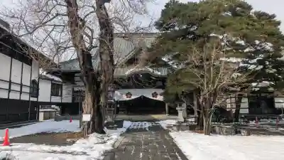 永泉寺の{uncategorized: "未分類", other: "その他", undefined: "問題あり", building: "その他建物", grave: "お墓", sacred_gate: "鳥居", guardian: "狛犬", statue: "像", buddha: "仏像", history: "歴史", nature: "自然", garden: "庭園", animal: "動物", pagoda: "塔", temizu: "手水舎", mountain_gate: "山門・神門", sanctuary: "本殿・本堂", subordinate: "末社・摂社", art: "芸術", scenery: "景色", jizo: "地蔵", ema: "絵馬", goshuin: "御朱印", omikuji: "おみくじ", items: "授与品その他", amulet: "お守り", goshuincho: "御朱印帳", eats: "食事", festival: "お祭り", votive_dance: "神楽", shichigosan: "七五三参", wedding: "結婚式", experience: "体験その他", initially: "初詣", around: "周辺", anti_infection: "感染症対策"}
