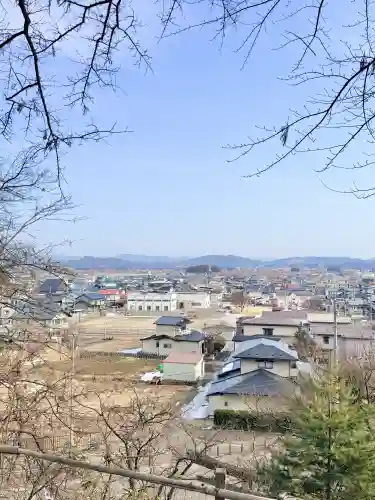 花巻神社の{uncategorized: "未分類", other: "その他", undefined: "問題あり", building: "その他建物", grave: "お墓", sacred_gate: "鳥居", guardian: "狛犬", statue: "像", buddha: "仏像", history: "歴史", nature: "自然", garden: "庭園", animal: "動物", pagoda: "塔", temizu: "手水舎", mountain_gate: "山門・神門", sanctuary: "本殿・本堂", subordinate: "末社・摂社", art: "芸術", scenery: "景色", jizo: "地蔵", ema: "絵馬", goshuin: "御朱印", omikuji: "おみくじ", items: "授与品その他", amulet: "お守り", goshuincho: "御朱印帳", eats: "食事", festival: "お祭り", votive_dance: "神楽", shichigosan: "七五三参", wedding: "結婚式", experience: "体験その他", initially: "初詣", around: "周辺", anti_infection: "感染症対策"}