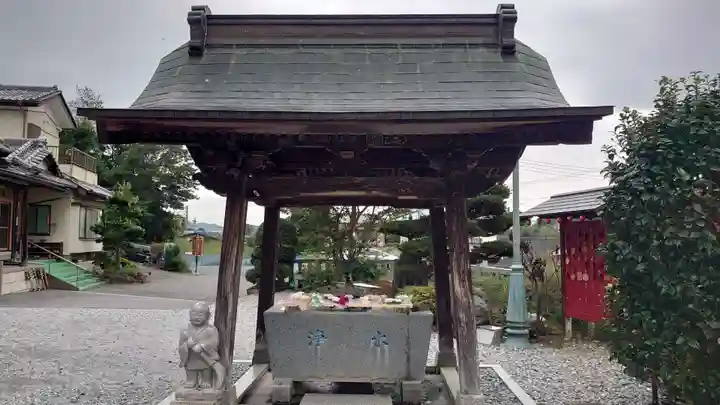 寺岡山元三大師の手水舎