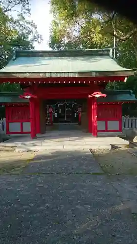 伊冨利部神社の山門