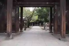 川口神社の山門