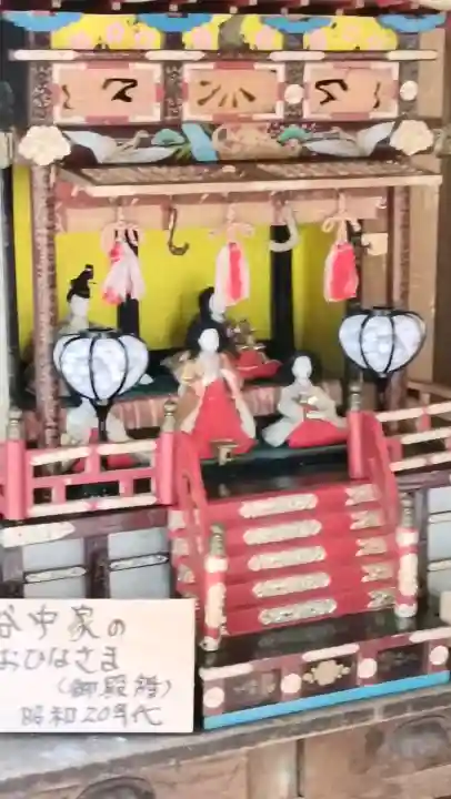 五所駒瀧神社の{uncategorized: "未分類", other: "その他", undefined: "問題あり", building: "その他建物", grave: "お墓", sacred_gate: "鳥居", guardian: "狛犬", statue: "像", buddha: "仏像", history: "歴史", nature: "自然", garden: "庭園", animal: "動物", pagoda: "塔", temizu: "手水舎", mountain_gate: "山門・神門", sanctuary: "本殿・本堂", subordinate: "末社・摂社", art: "芸術", scenery: "景色", jizo: "地蔵", ema: "絵馬", goshuin: "御朱印", omikuji: "おみくじ", items: "授与品その他", amulet: "お守り", goshuincho: "御朱印帳", eats: "食事", festival: "お祭り", votive_dance: "神楽", shichigosan: "七五三参", wedding: "結婚式", experience: "体験その他", initially: "初詣", around: "周辺", anti_infection: "感染症対策"}